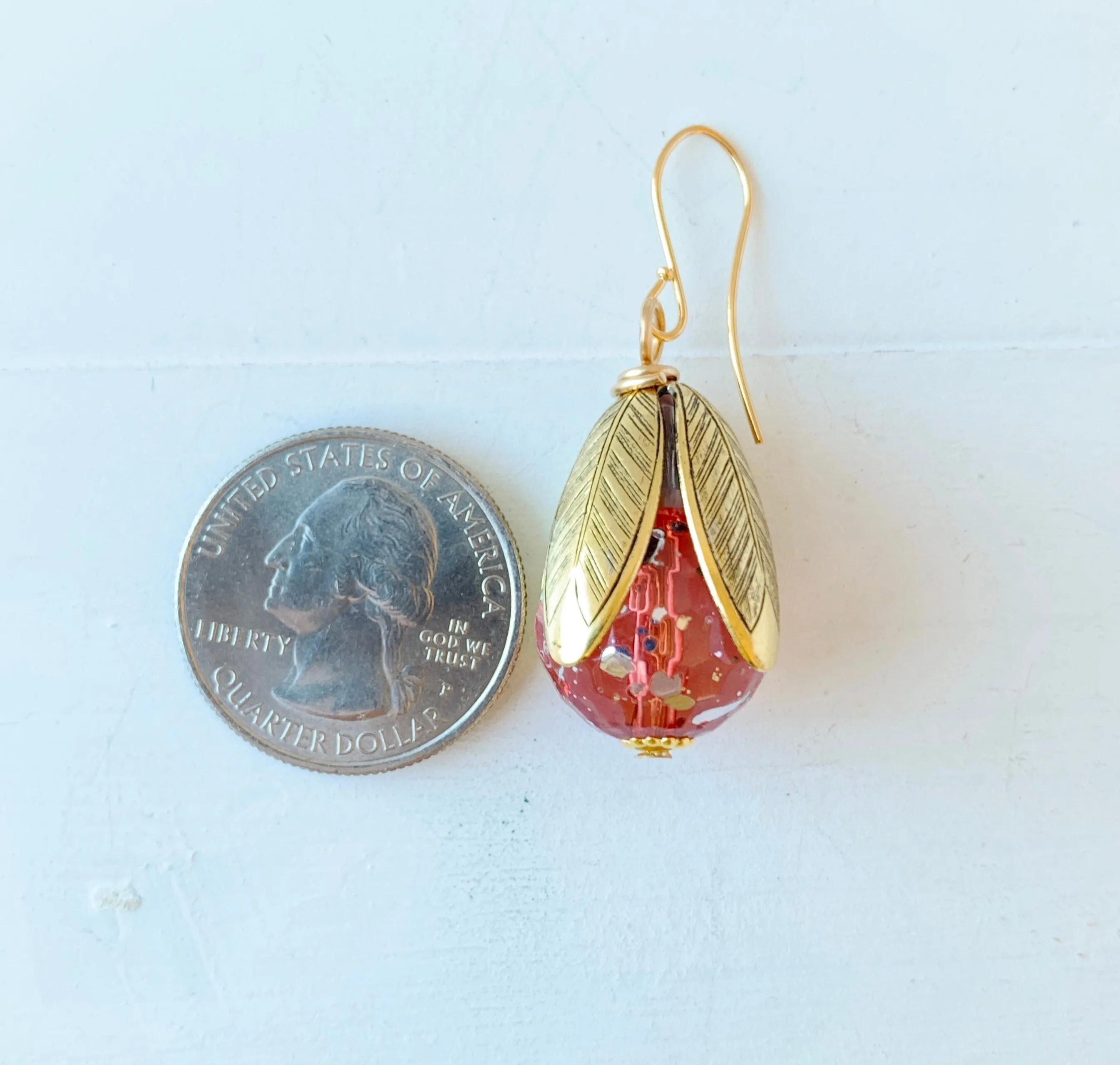 Crackle Lucite Bead Cap Earring in Rose