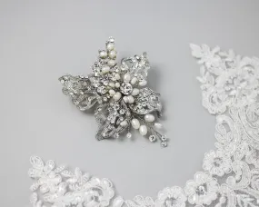 Maximalist Vintage Bridal hair Clip with Pearls